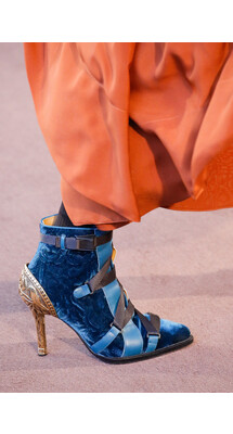 Details Chloé Fall 2018 Ready-to-Wear , Детали коллекции Хлоя осень зима 2018 , Fashion show , неделя моды в Париже , PFW , Paris Fashion Week , Mainstyles
